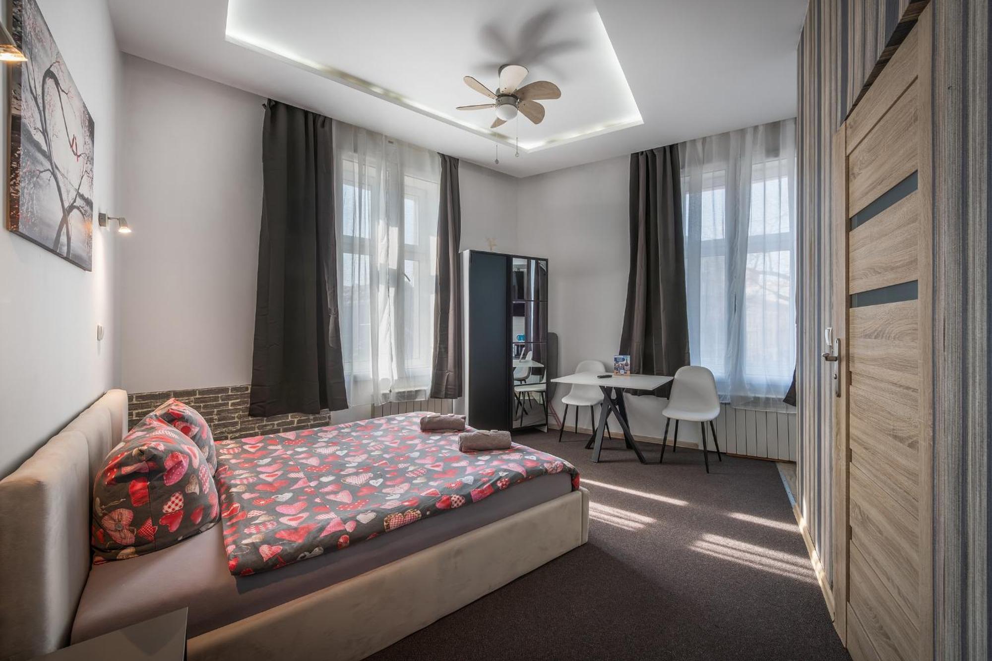 70S Business Room Cracovie Extérieur photo