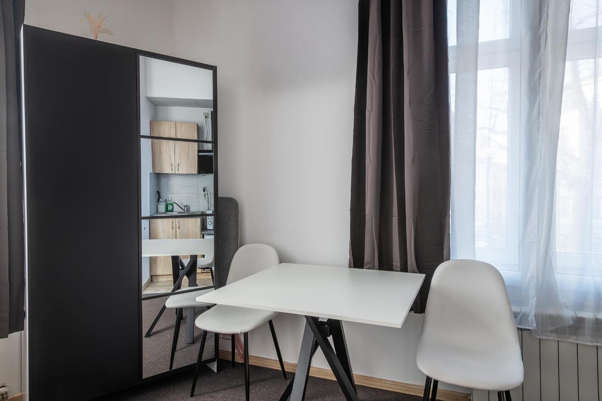 70S Business Room Cracovie Extérieur photo